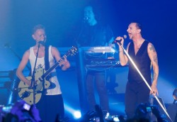 100 �� ����, ����� ���� ������������ � ��� ������� �� ���������� ��� Depeche Mode